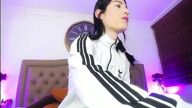 Snapshot of AuroraRicci chatting on October 9, 2025, 1:22 pm AuroraRicci online show from October 9, 2025, 1:22 pm