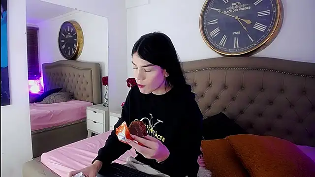 Snapshot of AuroraRicci chatting on October 17, 2025, 12:40 pm AuroraRicci online show from October 17, 2025, 12:40 pm