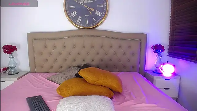 Snapshot of AuroraRicci chatting on October 23, 2025, 1:21 pm AuroraRicci online show from October 23, 2025, 1:21 pm