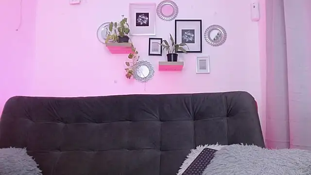 antonella n brian online show from October 5, 2025, 6:31 pm