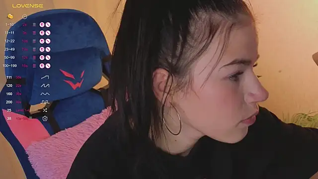 HalfPint Babe online show from September 16, 2025, 6:53 pm