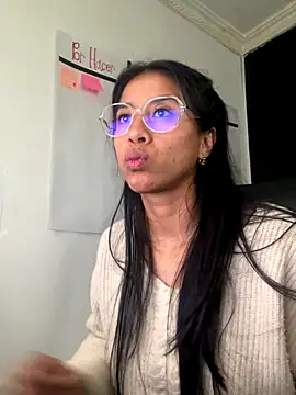 Incognitegirl online show from September 17, 2025, 8:55 pm