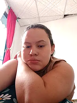 Snapshot of AresAndGabby chatting on October 17, 2025, 8:21 pm AresAndGabby online show from October 17, 2025, 8:21 pm