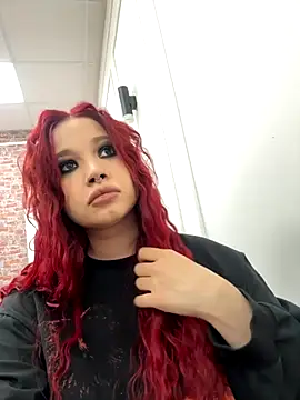 VeronicaLine online show from October 15, 2025, 4:11 am