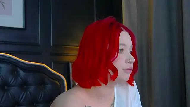 VeronicaLine online show from September 29, 2025, 4:41 am