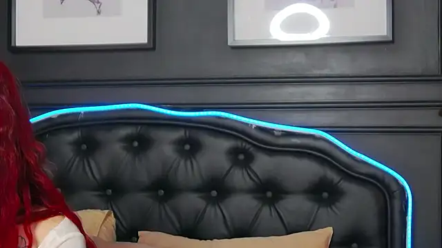 VeronicaLine online show from October 30, 2025, 5:06 am