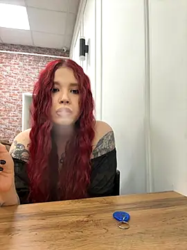 VeronicaLine online show from November 1, 2025, 4:41 am