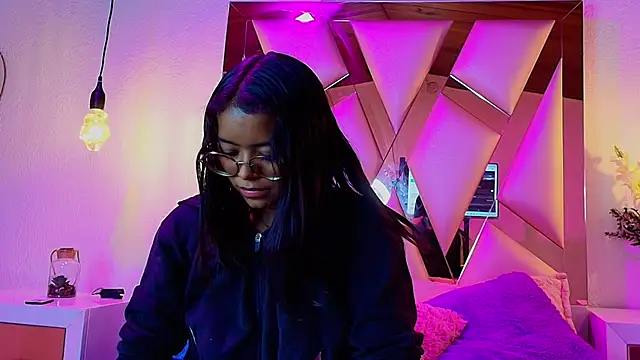 Snapshot of lilith_and_draven_nom chatting on October 16, 2025, 10:51 pm lilith and draven nom online show from October 16, 2025, 10:51 pm