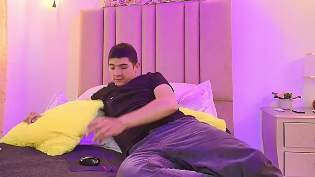 Snapshot of lilith_and_draven_nom chatting on September 10, 2025, 8:08 pm lilith and draven nom online show from September 10, 2025, 8:08 pm