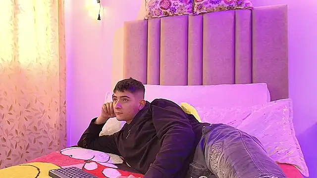 Snapshot of lilith_and_draven_nom chatting on September 23, 2025, 7:43 pm lilith and draven nom online show from September 23, 2025, 7:43 pm