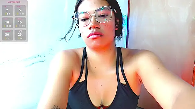 Dulce2415 online show from October 1, 2025, 2:54 pm