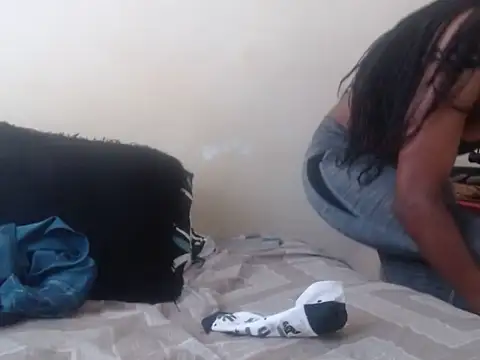 Curvyonionbutt online show from October 29, 2025, 8:57 am