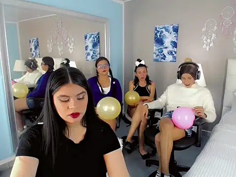 Perla vonrose online show from September 13, 2025, 4:01 am