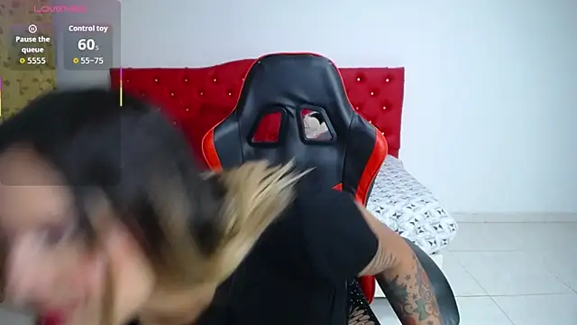 tiana breeze online show from October 30, 2025, 1:26 am