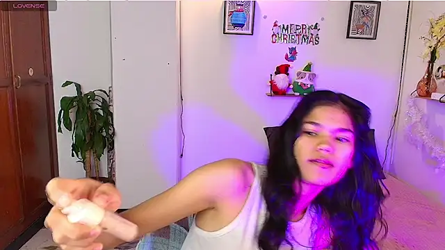 emycarver09 online show from December 5, 2025, 11:53 am