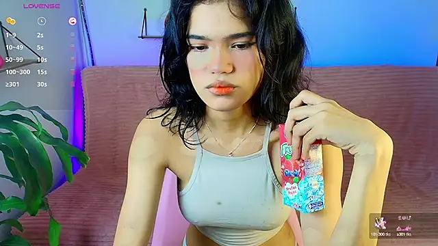 Snapshot of emycarver09 chatting on October 7, 2025, 12:17 pm emycarver09 online show from October 7, 2025, 12:17 pm