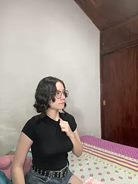 sukubo   online show from December 15, 2025, 6:41 am