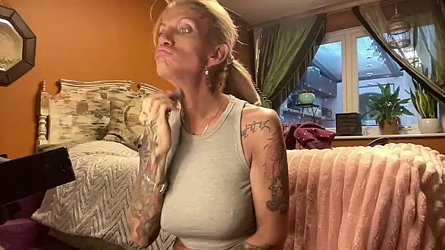 xl uk top trans online show from January 12, 2026, 8:54 am