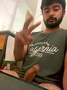 Agusmini online show from January 7, 2026, 5:29 pm