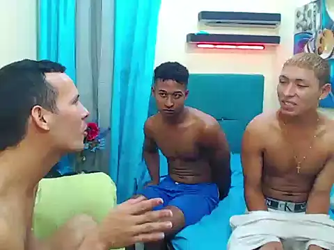 interracial bigcock online show from September 11, 2025, 10:43 pm