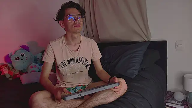 Alex Kay  online show from September 8, 2025, 11:26 pm