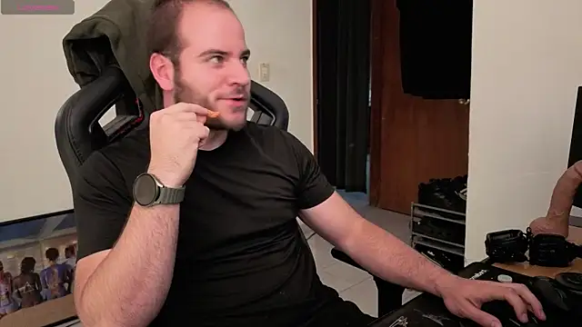 Snapshot of Paul00474 chatting on September 27, 2025, 10:27 pm Paul00474 online show from September 27, 2025, 10:27 pm