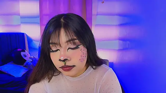 Snapshot of annie-russel chatting on October 2, 2025, 2:26 am annie-russel online show from October 2, 2025, 2:26 am