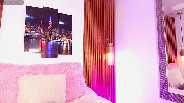 Snapshot of Emily_Vaughan chatting on September 19, 2025, 3:21 am Emily Vaughan online show from September 19, 2025, 3:21 am