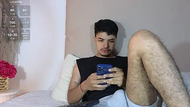 Snapshot of Snowlann chatting on November 3, 2025, 12:31 pm Snowlann online show from November 3, 2025, 12:31 pm