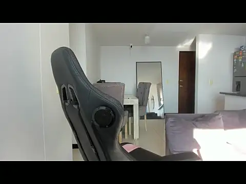 Snapshot of Silvana_Rodriguez_ chatting on October 9, 2025, 12:28 pm Silvana Rodriguez  online show from October 9, 2025, 12:28 pm