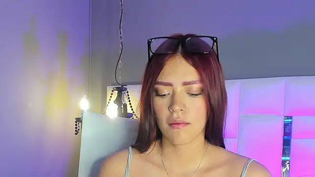 Snapshot of MAGIC_CLOEH chatting on September 19, 2025, 1:04 pm MAGIC CLOEH online show from September 19, 2025, 1:04 pm