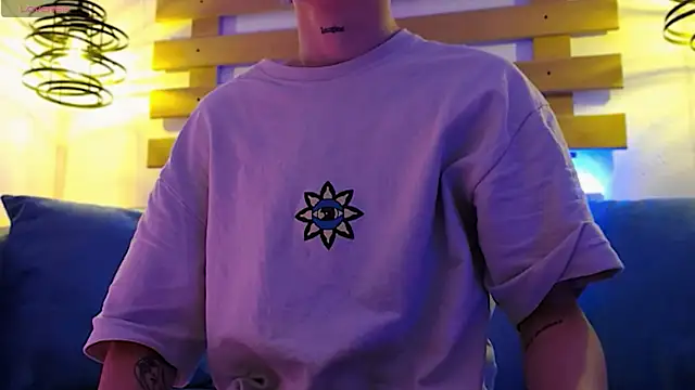 ArianaSantana online show from October 15, 2025, 12:46 pm