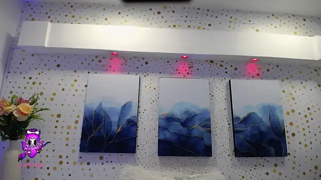 ArianaSantana online show from November 8, 2025, 12:31 pm