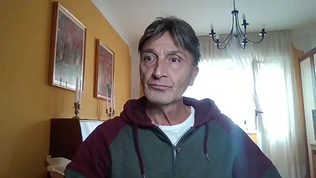 lattediyak online show from October 3, 2025, 11:56 am