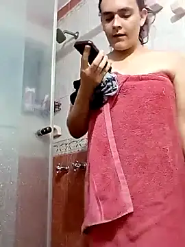 La-Gatatrans online show from October 10, 2025, 1:06 am