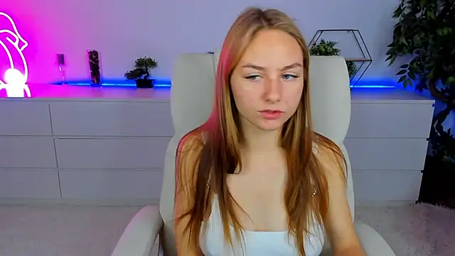 Snapshot of MilaAddams chatting on October 17, 2025, 5:33 am MilaAddams online show from October 17, 2025, 5:33 am