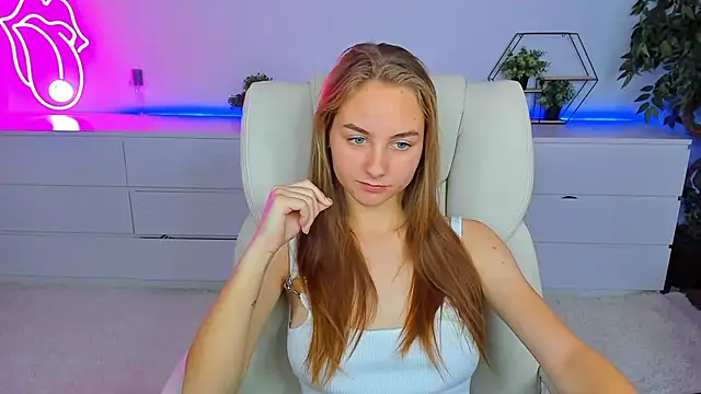 Snapshot of MilaAddams chatting on October 1, 2025, 5:45 am MilaAddams online show from October 1, 2025, 5:45 am