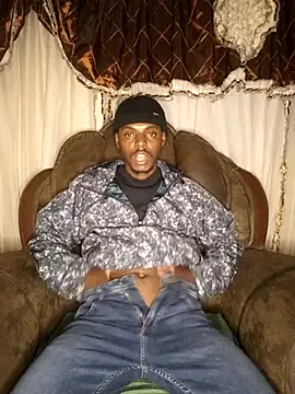 Snapshot of Hluga_25 chatting on September 20, 2025, 4:56 pm Hluga 25 online show from September 20, 2025, 4:56 pm