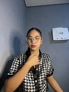 Shy SexyLady online show from May 23, 2026, 11:53 am