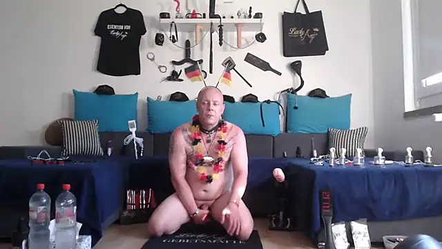 Snapshot of Sklave-Sille chatting on June 19, 2026, 5:08 pm Sklave-Sille online show from June 19, 2026, 5:08 pm