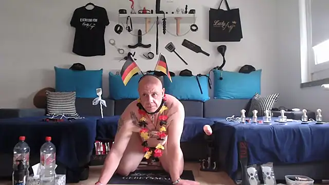 Snapshot of Sklave-Sille chatting on June 17, 2026, 1:10 pm Sklave-Sille online show from June 17, 2026, 1:10 pm
