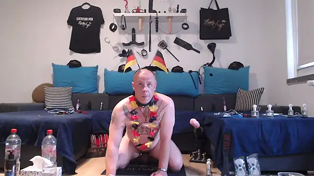 Snapshot of Sklave-Sille chatting on June 15, 2026, 5:01 pm Sklave-Sille online show from June 15, 2026, 5:01 pm