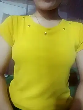 Snapshot of LucyyLy chatting on October 15, 2025, 11:13 pm LucyyLy online show from October 15, 2025, 11:13 pm