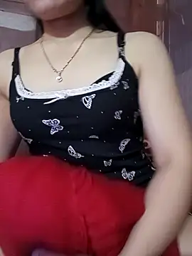 LucyyLy online show from February 7, 2026, 3:58 am