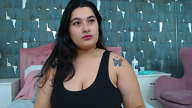 ValentinaDeLuna online show from September 16, 2025, 5:52 am