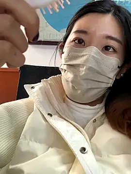 Snapshot of Lulu125216 chatting on November 6, 2025, 5:00 am Lulu125216 online show from November 6, 2025, 5:00 am