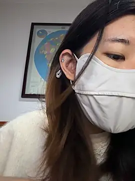 Snapshot of Lulu125216 chatting on October 12, 2025, 8:05 am Lulu125216 online show from October 12, 2025, 8:05 am