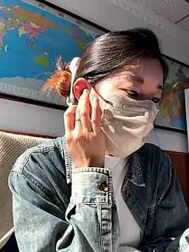 Snapshot of Lulu125216 chatting on October 22, 2025, 5:07 am Lulu125216 online show from October 22, 2025, 5:07 am