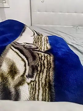 Yazaza1999 online show from October 4, 2025, 1:12 pm