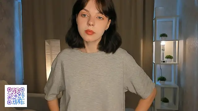 HarrietHoda online show from September 14, 2025, 4:02 am